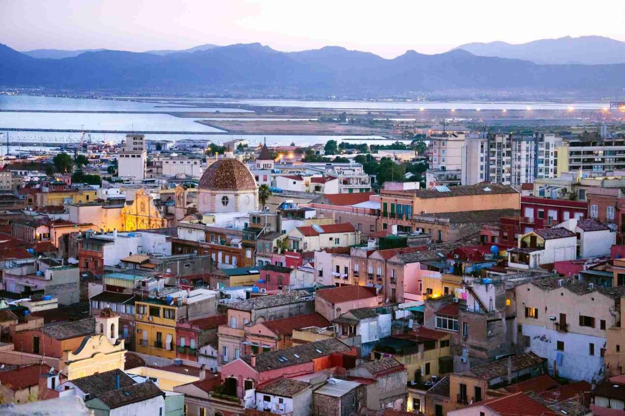 Apartamento de 3 habitaciónes en Cagliari, Italy No. 143540