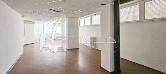 5 rooms Office in Rome, Italy No. 328351 2