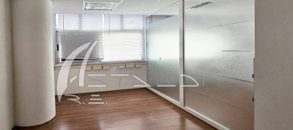 5 rooms Office in Rome, Italy No. 328351 3