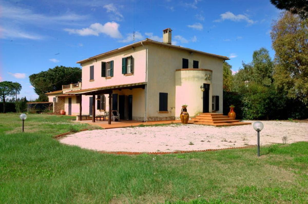 3 bedrooms House in Orbetello, Italy No. 792