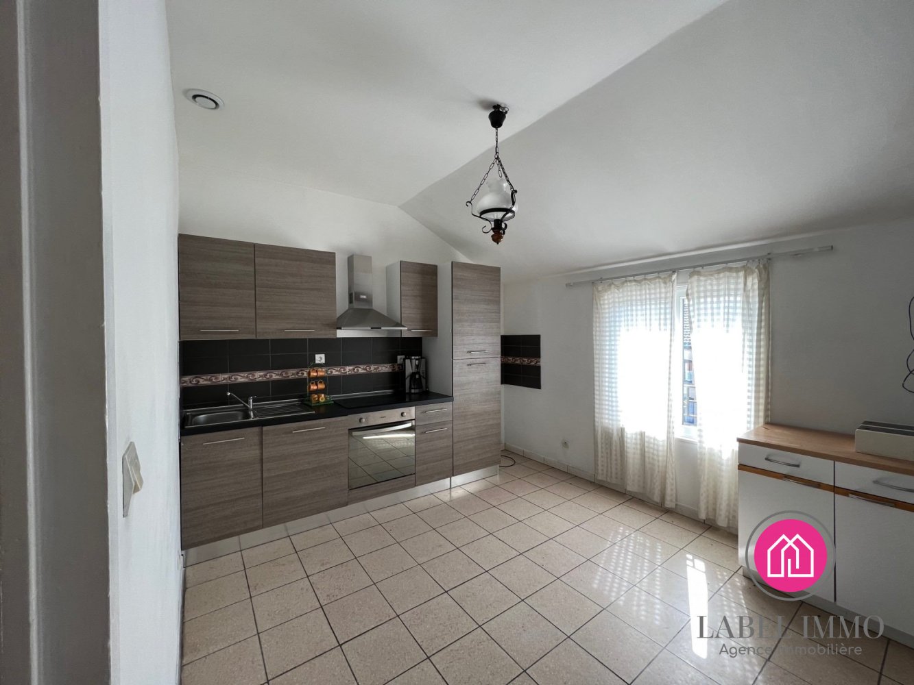 Edifício em Bruay-sur-l'Escaut, France 212 m² N.º 159753