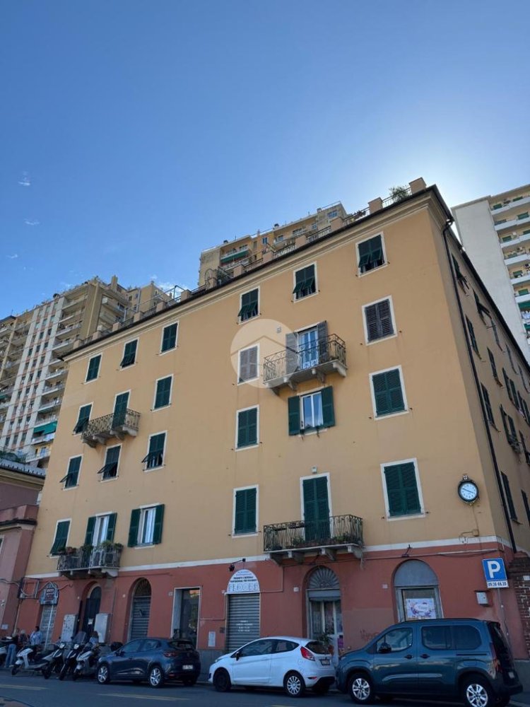 2 Schlafzimmer Wohnung in Genoa, Italy, Nr. 353044