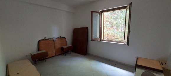 4 bedrooms Apartment in Nocera Umbra, Italy No. 215753 13