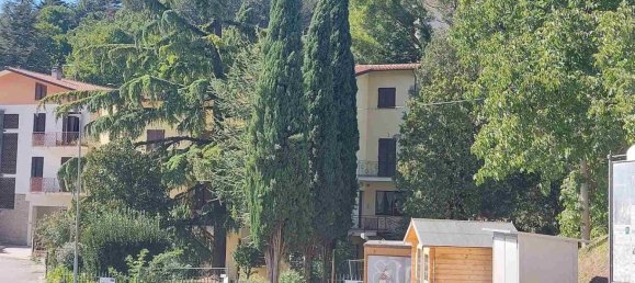 4 bedrooms Apartment in Nocera Umbra, Italy No. 215753 3