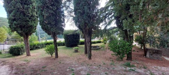 4 bedrooms Apartment in Nocera Umbra, Italy No. 215753 5