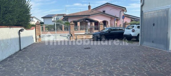 2 bedrooms Apartment in Vigarano Mainarda, Italy No. 377072 3