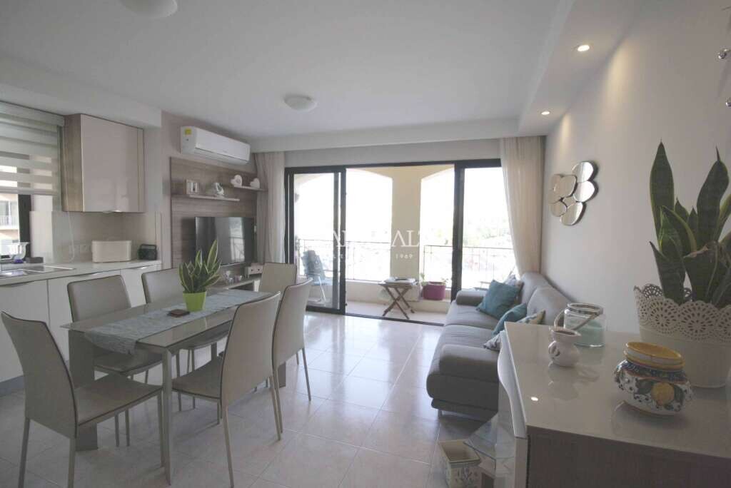 Квартира с 3 спальнями в Бирзеббуджа, Мальта № 6608