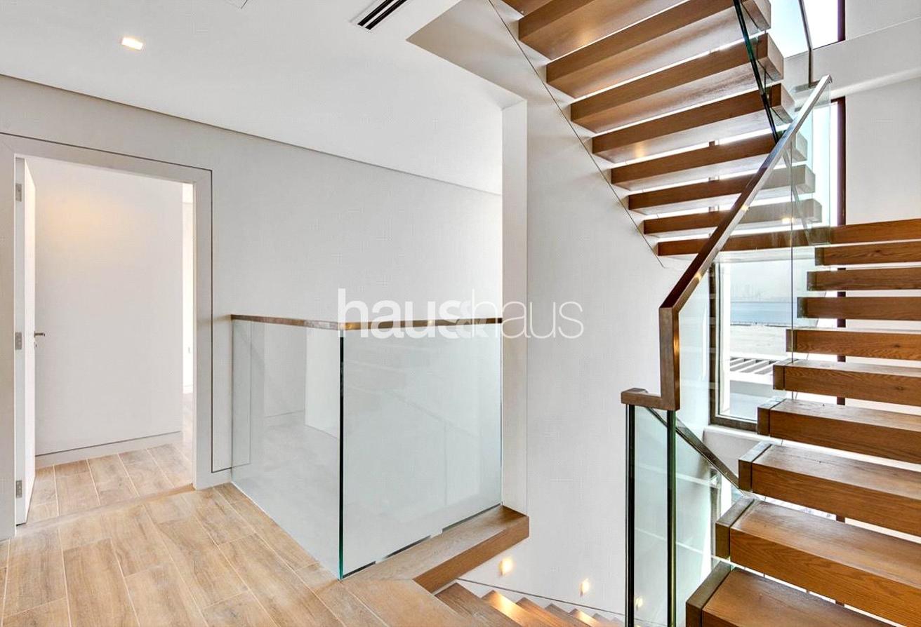 Villa T5 em Jumeirah, UAE N.º 100328