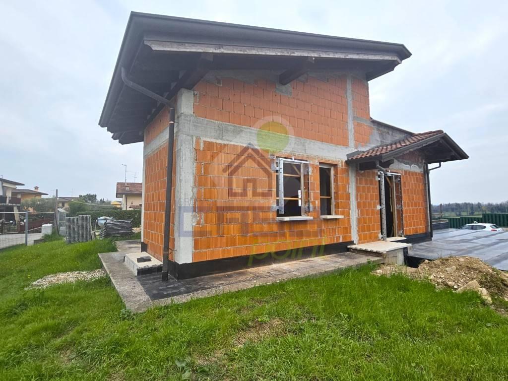 3 rooms Villa in Pozzolengo, Italy No. 37251