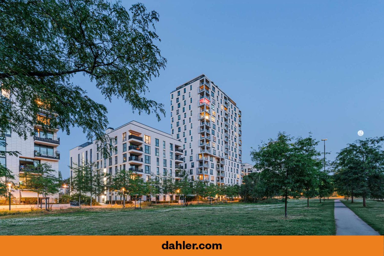 Квартира с 2 спальнями в Дюссельдорф, Германия № 323477