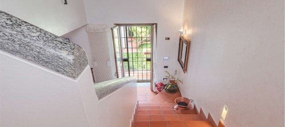 4 Schlafzimmer Haus in Lurago d'Erba, Italy, Nr. 373761 19