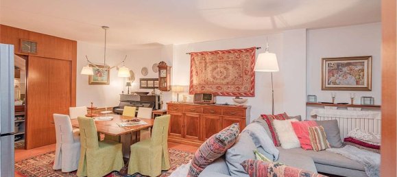 4 Schlafzimmer Haus in Lurago d'Erba, Italy, Nr. 373761 26