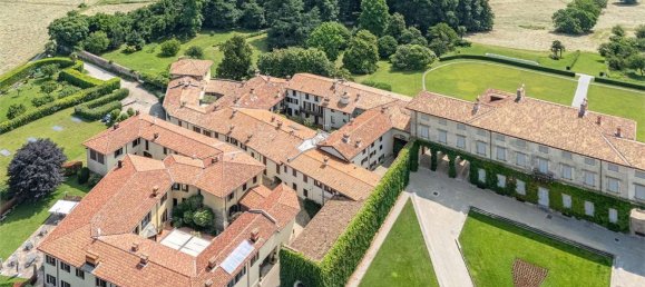 4 Schlafzimmer Haus in Lurago d'Erba, Italy, Nr. 373761 2