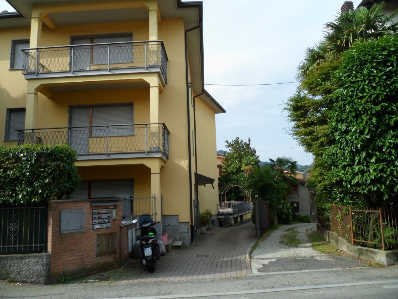 Apartamento de 4 habitaciónes en Luino, Italy No. 283234