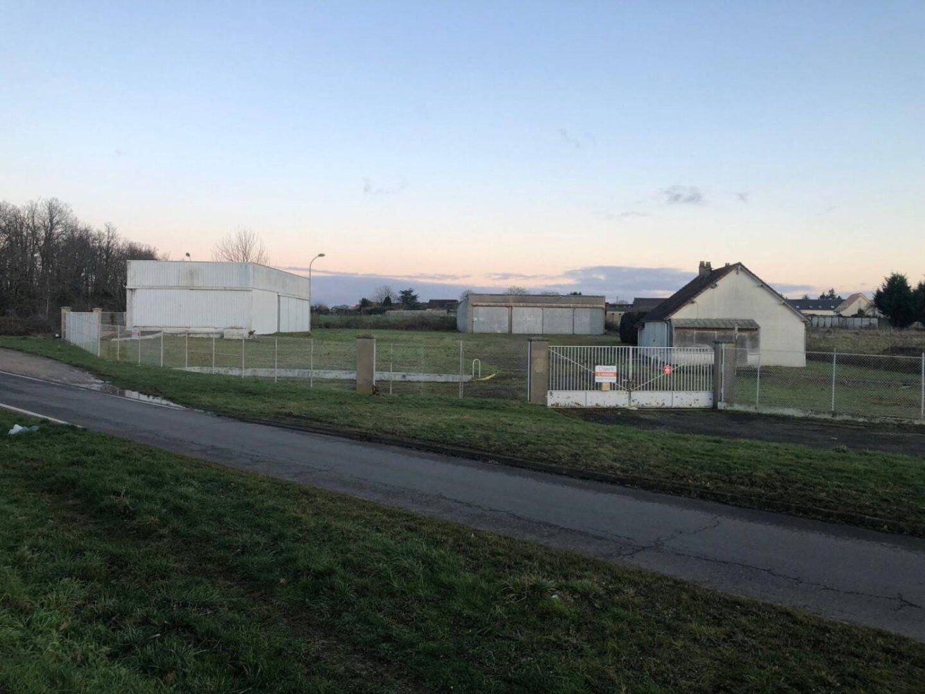 485m² Commercial property in Vernouillet, France No. 161517