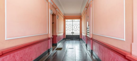 3 rooms Apartment in Turin, Italy No. 289958 2