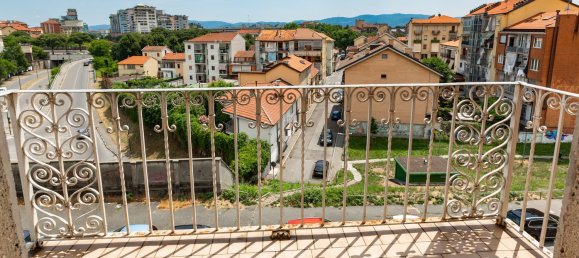 3 rooms Apartment in Turin, Italy No. 289958 12