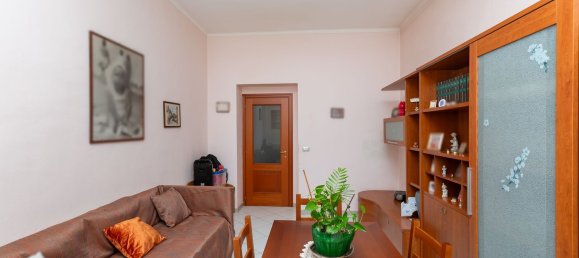 3 rooms Apartment in Turin, Italy No. 289958 9