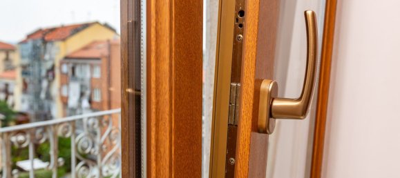 3 rooms Apartment in Turin, Italy No. 289958 10