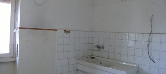 3 rooms Apartment in Cortemaggiore, Italy No. 144373 5