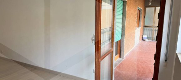 4 rooms Apartment in Avezzano, Italy No. 20723 6