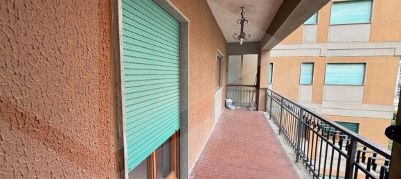 4 rooms Apartment in Avezzano, Italy No. 20723 8