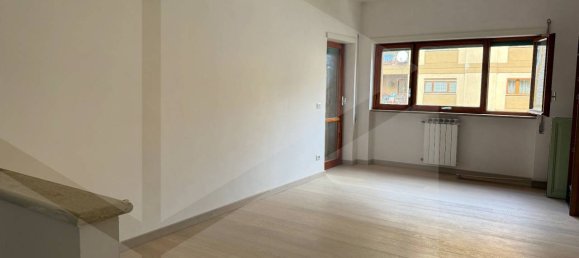 4 rooms Apartment in Avezzano, Italy No. 20723 3