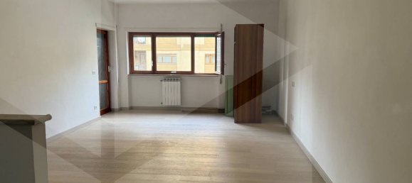 4 rooms Apartment in Avezzano, Italy No. 20723 5