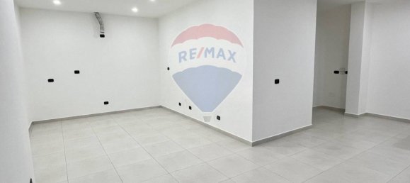 2 rooms Commercial property in Bari, Italy No. 56762 4