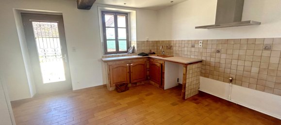 6 bedrooms House in Saint-Amand-Montrond, France No. 275025 4