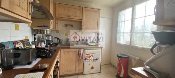 3 bedrooms House in Marolles, France No. 66507 5