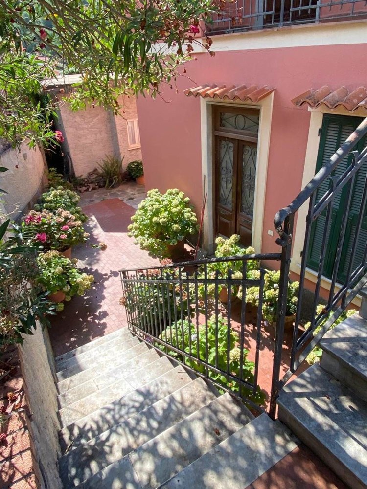 12 bedrooms Villa in Imperia, Italy No. 381172