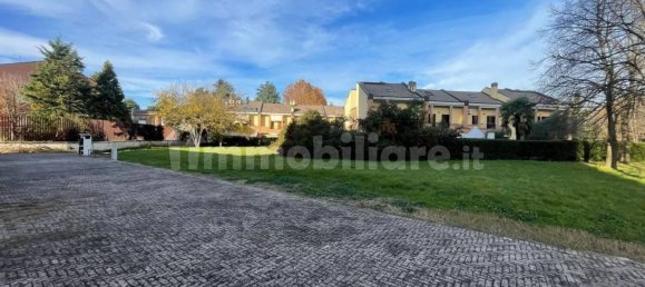 1 room Commercial property in Zola Predosa, Italy No. 370509 3