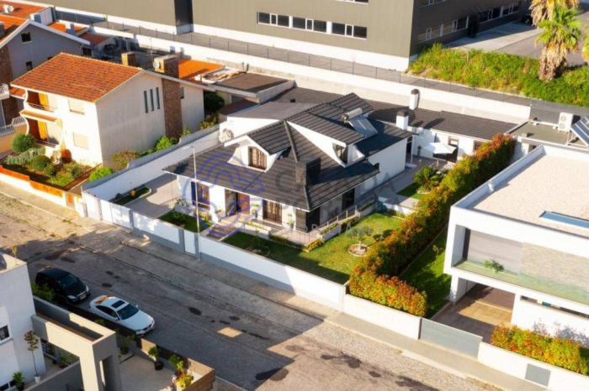 5 dormitorios сasa en venta en Vila Nova de Gaia, Porto, Portugal № 4567