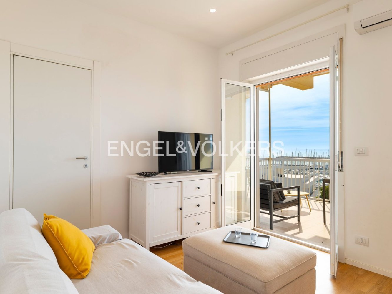 5 rooms Apartment in Ragusa, Italy No. 128062