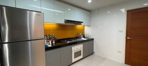 3 bedrooms Condo in Bangkok, Thailand No. 24968 11