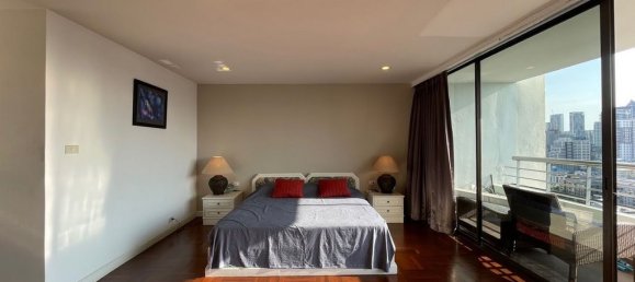 3 bedrooms Condo in Bangkok, Thailand No. 24968 18