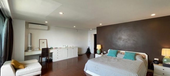 3 bedrooms Condo in Bangkok, Thailand No. 24968 16