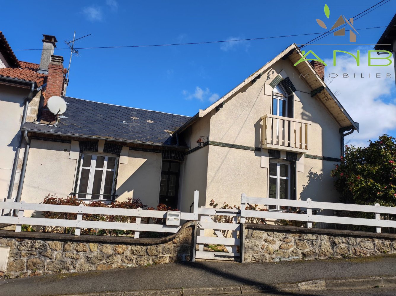 Adosado de 4 dormitorios en Saint-Junien, France No. 108613