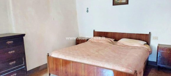 Casa de 6 habitaciónes en Parre, Italy No. 8471 32