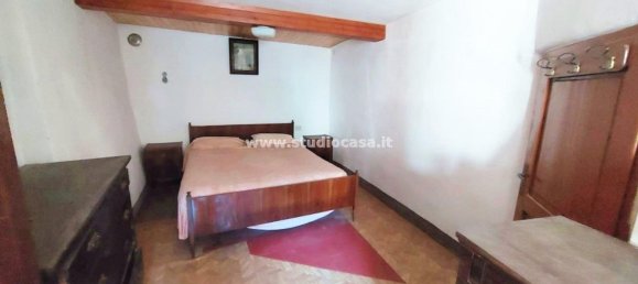 Casa de 6 habitaciónes en Parre, Italy No. 8471 8