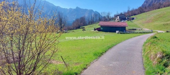 Casa de 6 habitaciónes en Parre, Italy No. 8471 27