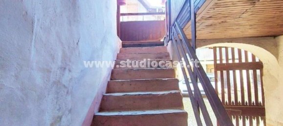 Casa de 6 habitaciónes en Parre, Italy No. 8471 68