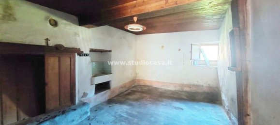 Casa de 6 habitaciónes en Parre, Italy No. 8471 64