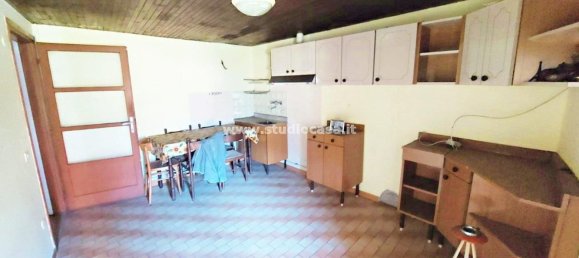 Casa de 6 habitaciónes en Parre, Italy No. 8471 29