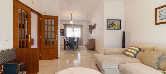 4 Schlafzimmer Haus in Rio de Mouro, Portugal, Nr. 49073 13