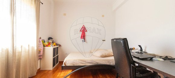 4 Schlafzimmer Haus in Rio de Mouro, Portugal, Nr. 49073 19