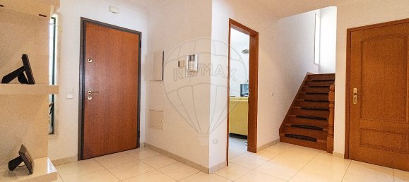 4 Schlafzimmer Haus in Rio de Mouro, Portugal, Nr. 49073 11