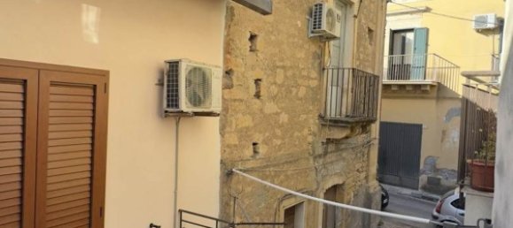4 rooms House in Scordia, Italy No. 263916 7