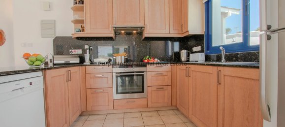 5 bedrooms Villa in Paralimni, Cyprus No. 948 6